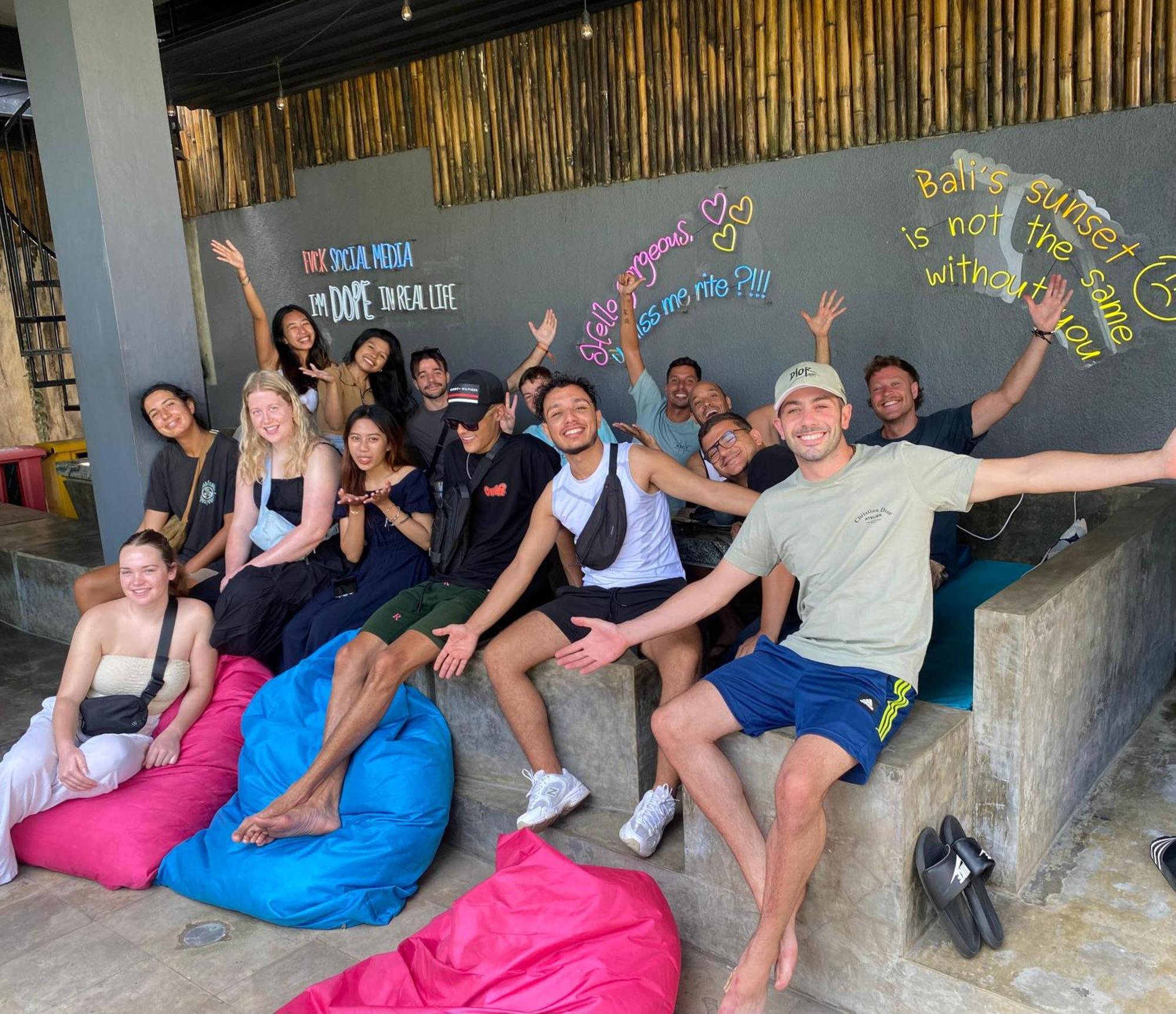 Hostel Stellar Capsules Seminyak Exterior foto The team of the hostel