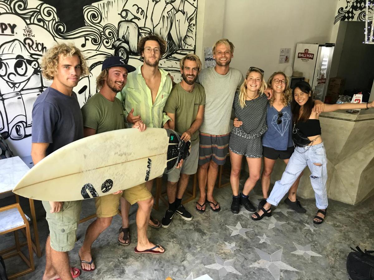 Hostel Stellar Capsules Seminyak Exterior foto The team of the film
