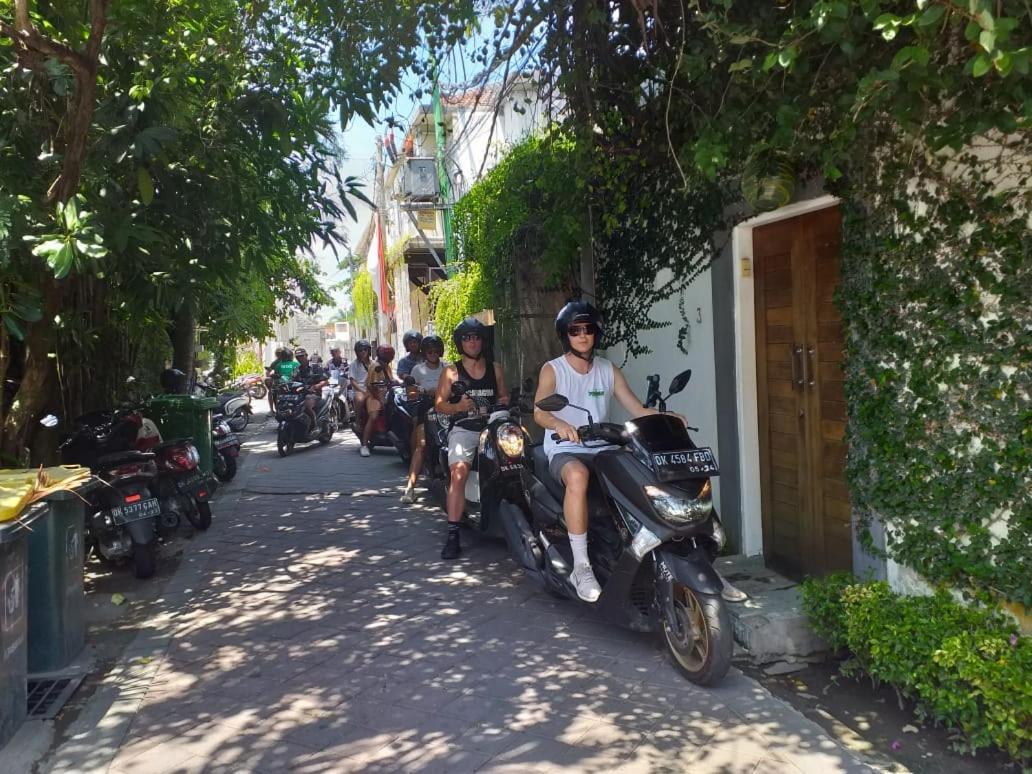 Hostel Stellar Capsules Seminyak Exterior foto Street in Canggu